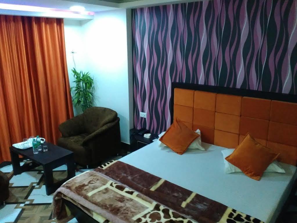 Hotel Rajkamal Deoghar Esterno foto