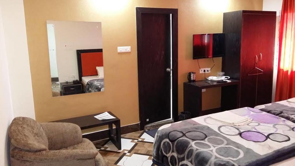 Hotel Rajkamal Deoghar Esterno foto